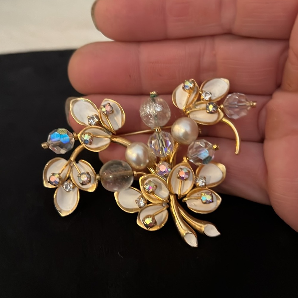 Vintage stamped Kramer Austria crystal floral brooch